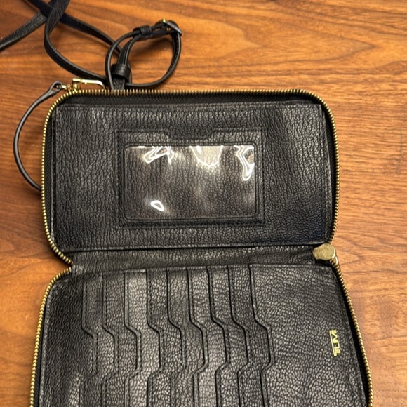 Tumi clutch crossbody - Picture 5 of 9